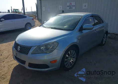 2010 Suzuki Kizashi Se z USA, uszkodzony, nr VIN JS2RE9A33A6100829